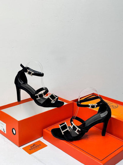 𝗛𝗘𝗥𝗠𝗘𝗦 𝟳𝗰𝗺
💯𝙃𝙞𝙜𝙝 𝙌𝙪𝙖𝙡𝙞𝙩𝙮
Size 36-37-38-39-40-41
110 dhs❣️

Zain86
♥️♥️♥️