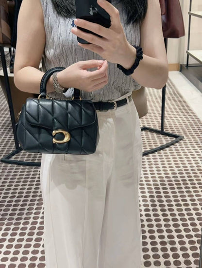 COACH 
NEW CAME HIGH QUALITY 
WITH BOX 
🎁🎁🎁

110 dhs✅

Zain39
♥️♥️♥️
