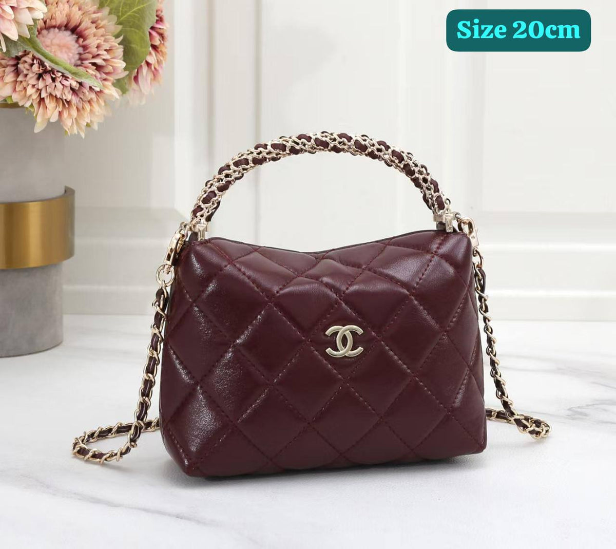 Chanel

Good quality 

with box 
100 dhs🇦🇪🇦🇪

Zain186
♥️♥️♥️