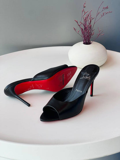 Christian Louboutin
𝑪𝒉𝒓𝒊𝒔𝒕𝒊𝒂𝒏 𝑳𝒐𝒖𝒃𝒐𝒖𝒕𝒊𝒏🤍❤️💛🖤
Size 36-41
_Super master high quality_🪡
470 dhs✅

Zain176
♥️♥️♥️