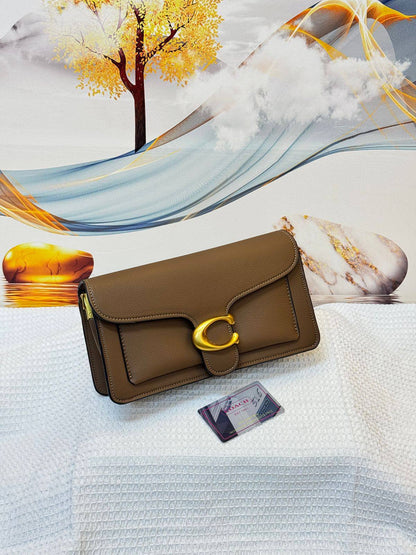 COACH

Best quality 
with box

size 26CM
100 dhs🇦🇪🇦🇪

Zain290
♥️♥️♥️