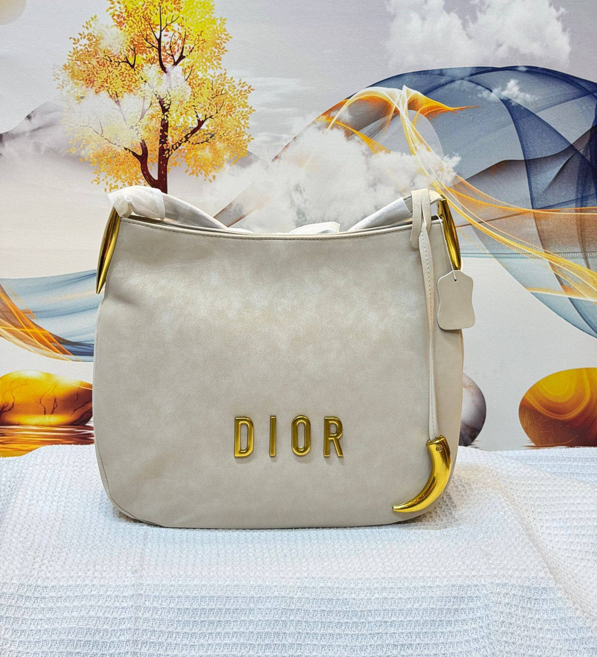 DIOR

Best quality 
without box
105 dhs🇦🇪🇦🇪

size 34CM

Zain290
♥️♥️♥️