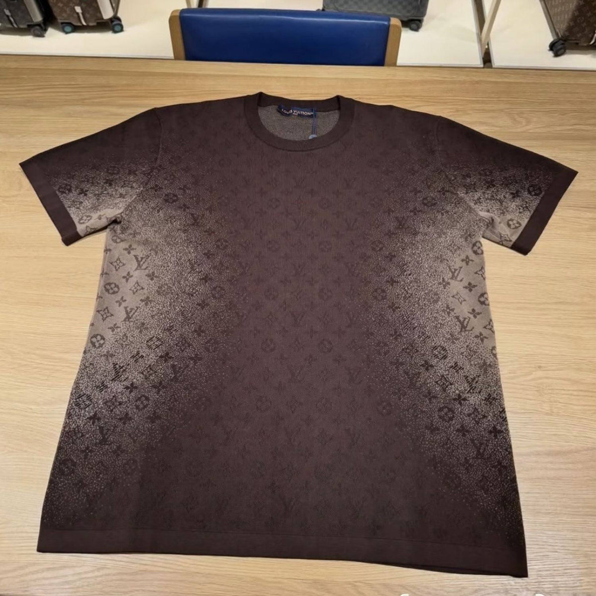 LV
Men’s Tshirt 
Master Quality 

SMLXLXXL 
330 dhs🇦🇪🇦🇪🇦🇪

Zain276
♥️♥️♥️