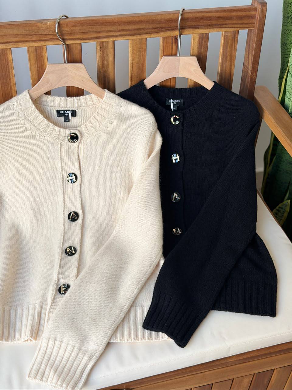 CHANEL NEW 

   VIP QUALITY 

  💯 CASHMERE
Size : 36-38-40-42

700 dhs🇦🇪🇦🇪
Zain287
♥️♥️♥️