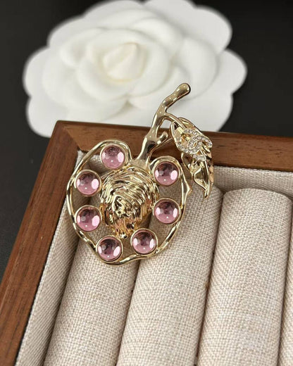 Brooch
55 dhs🪙💕

Zain89
♥️♥️♥️
