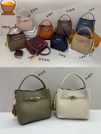 Hermes 
120 dhs✅
size 22 cm

Zain161
♥️♥️♥️