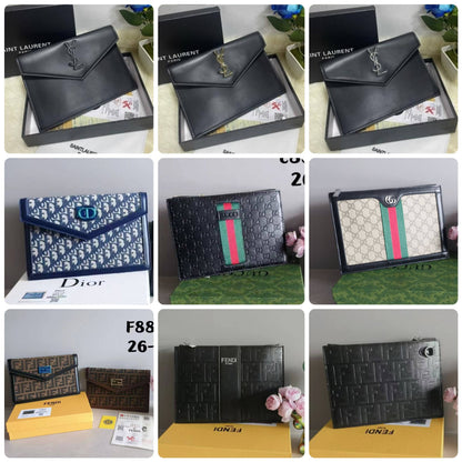 Clutch Bags

60 dhs🗽

with box
🎁🎁🎁

Zain50
♥️♥️♥️