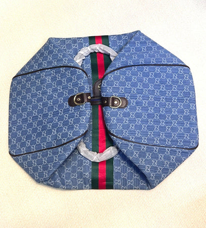 Gucci

size 55cm
105 dhs🇦🇪🇦🇪

Zain26
♥️♥️♥️