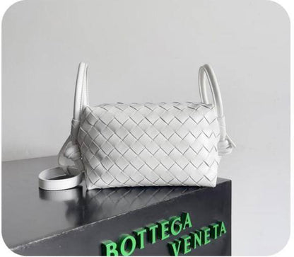 Bottega

95 dhs✅

with box
🎁🎁🎁

Zain42
♥️♥️♥️
