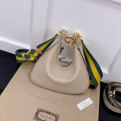 Gucci

24*18*4cm

With box
🎁🎁🎁

110 dhs✅

Zain17
♥️♥️♥️