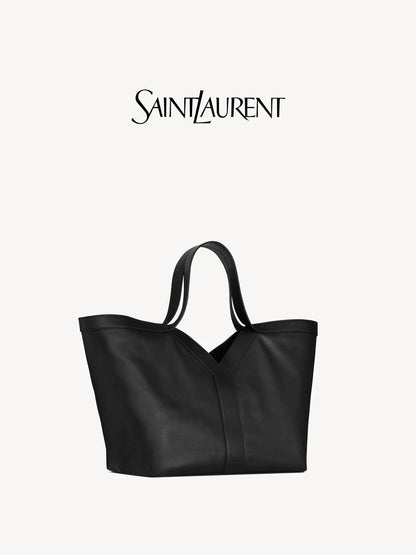 YSL
90 dhs🪙🌨️
Size      up60cm    bottom35cm 
high quality

Zain04
♥️♥️♥️
