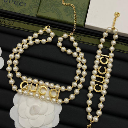 GUCCI 🎶🛍️
____NECKLACE& BRACELE__❤️
*MASTER*🍃😍
With NORMAL BOX 🛍️
135 dhs✅
With master box🛍️
150 dhs✅

Zain263
♥️♥️♥️