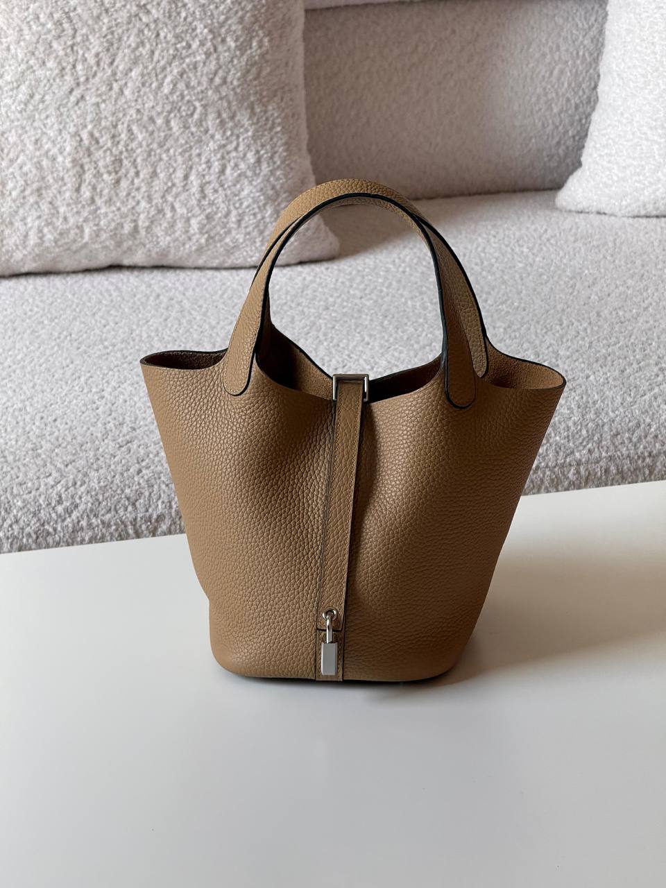 Hermes
picotin 18cm💥Master quality ✅

with box📦

340 dhs✅

Zain52
♥️♥️♥️