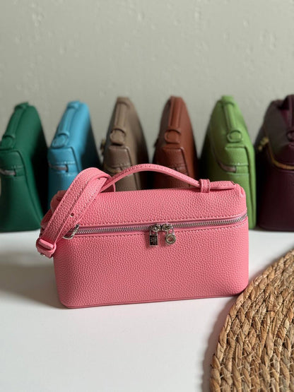 LORO PIANA
19cm
320 dhs🌺
Top quality 
With box🎁

Zain167
♥️♥️♥️