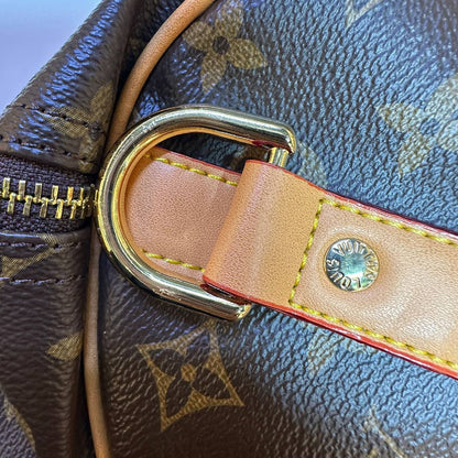 LV TRAVELLING BAG 
COPY ONE 
 50CM 
155 dhs✅

Zain295
♥️♥️♥️
