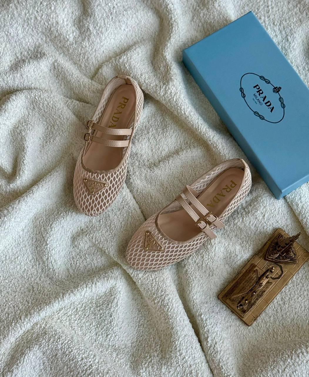 New.  Prada shoes

   Size  .  36.  to 41

115 dhs🪙🌨️

Zain80
♥️♥️♥️