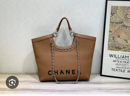 Chanel
110 dhs💓

Zain143