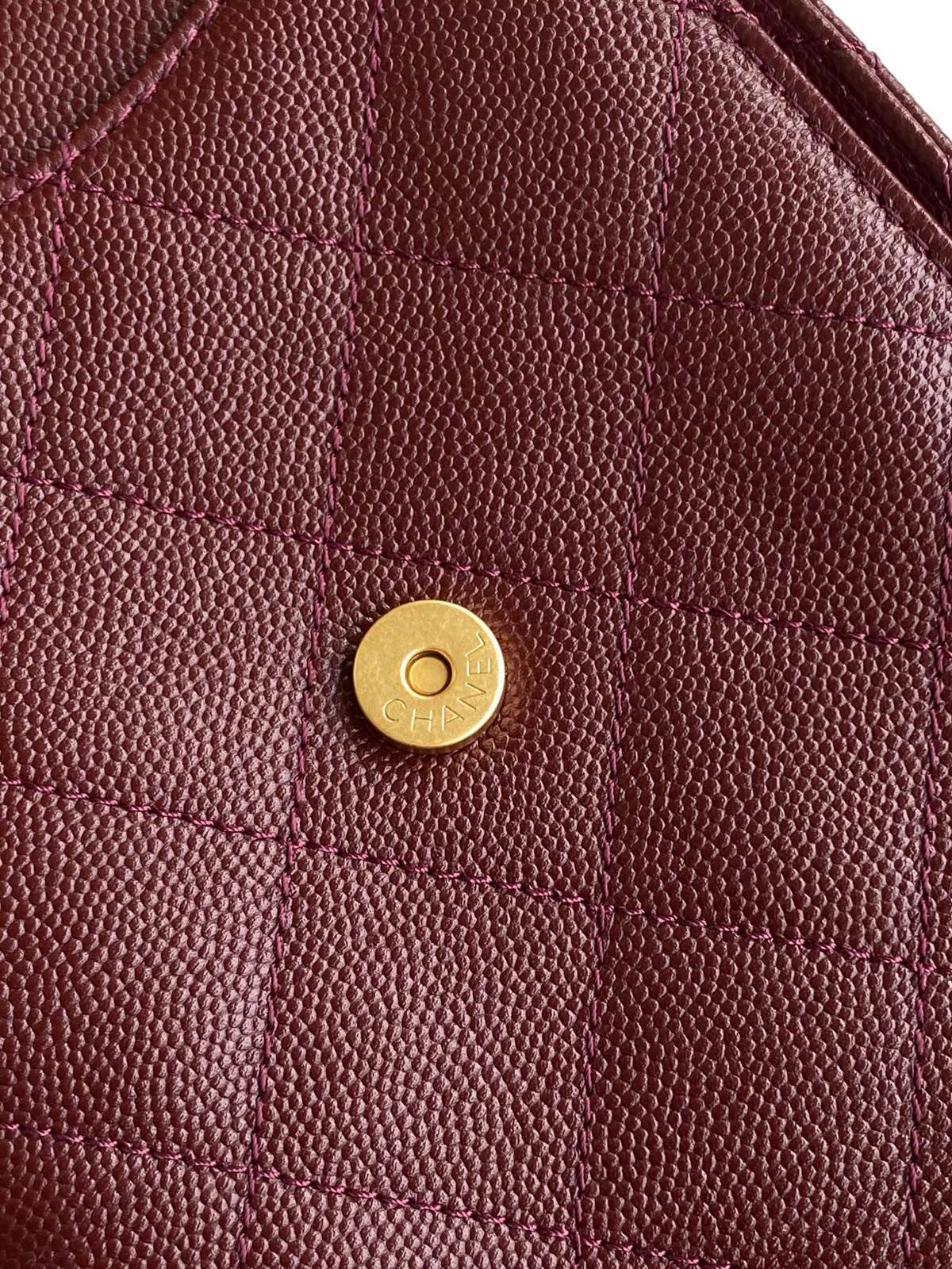 CHANEL 

NEW CAME 

BIG SIZE 
GOOD QUALITY 
115 dhs🇦🇪🇦🇪

Size:30cm
Zain39
♥️♥️♥️