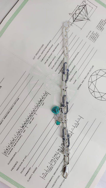Tiffany ❤️‍🔥*
Bracelet 🦋
Master quality 💯
Non tarnish 💯
With normal boxes 🗃️ 
And paper bag 🛍️
60 dhs✅
With master box 🗃️ 
90 dhs✅

Zain216
♥️♥️♥️