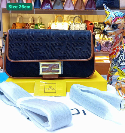Fendi

Good quality 

with box 

120 dhs🇦🇪🇦🇪

Zain186
Zain158
♥️♥️