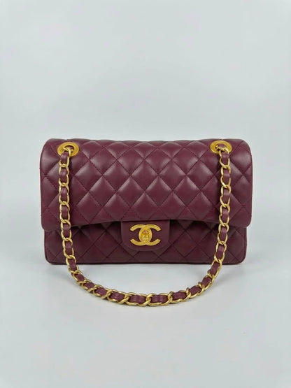 Chanel

High quality
With box 

115 dhs🇦🇪🇦🇪🇦🇪

Zain136
♥️♥️♥️
