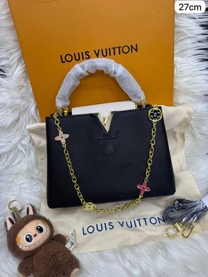 LV Capitalcines 

Finish quality +box🎁

Size : 27 * 19 cm
95 dhs🇦🇪🇦🇪

 with box🎁

Zain115
♥️♥️♥️