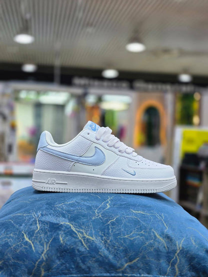 Nike
Size 40 to 44 
110 dhs🇦🇪🇦🇪

Zain27
♥️♥️♥️