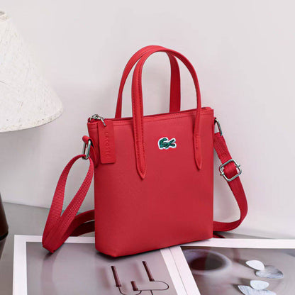 LACOST BAG
GOOD QUALITY
40 dhs✅

Zain40
♥️♥️♥️
