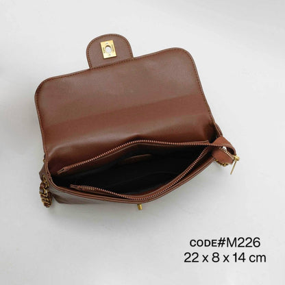 CHANEL ᴛᴏᴘ ʜᴀɴᴅʟᴇ
ᴄʀᴏssʙᴏᴅʏ ʙᴀɢ
ᴄᴀᴠɪᴀʀ ʟᴇᴀᴛʜᴇʀ ᴍᴀᴛᴇʀɪᴀʟ
ɢᴏʟᴅ ʜᴀʀᴅᴡᴀʀᴇ
sɪᴢᴇ : 22 cm

75 dhs💓

Zain31
♥️♥️♥️