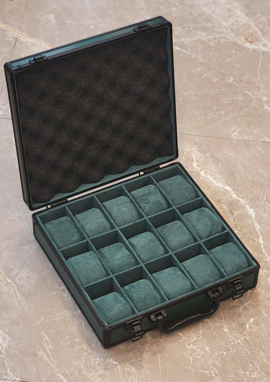 Watches  Box
good quality 
220 dhs🪙💕

Zain59
♥️♥️♥️