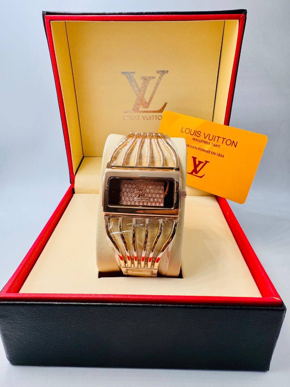 LV ladies
*offer price 
40 dhs🪙🌺

Zain08
♥️♥️♥️