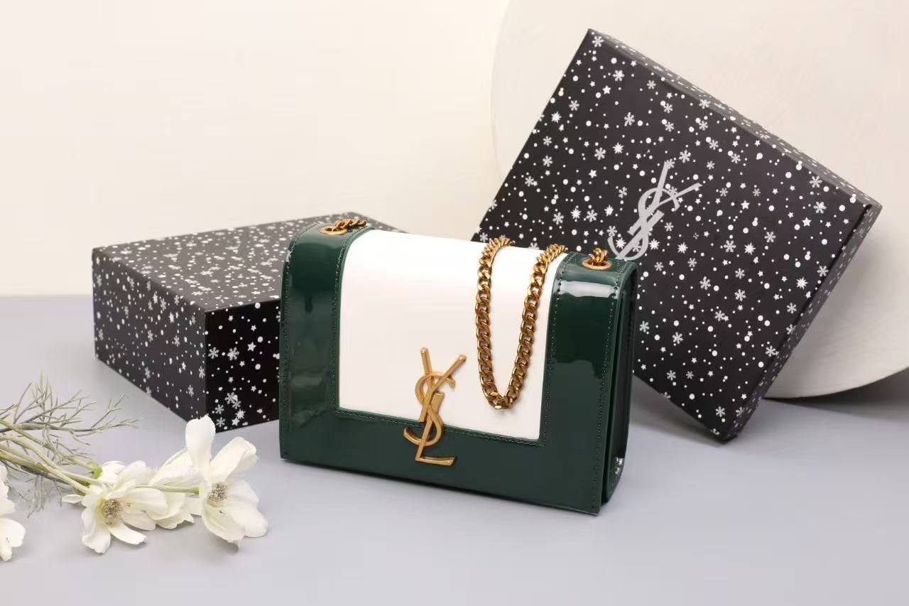 YSL 
SIZE 19cm
With box
90 dhs✅

Zain148
♥️♥️♥️