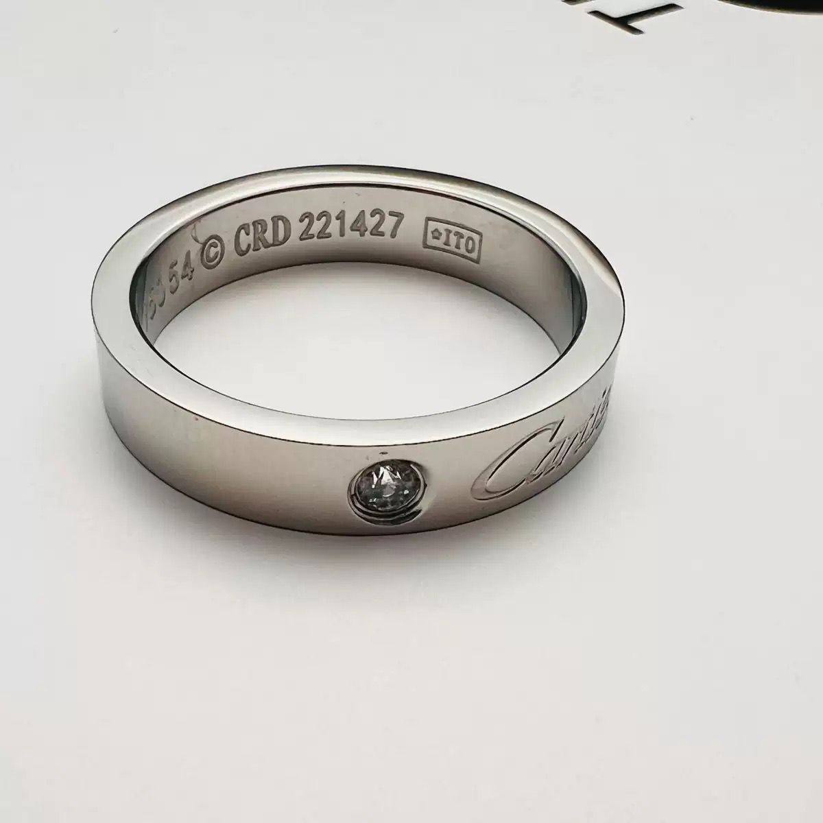 New arrival 
Cartier classic signature ring 
Stainless steel 
Non tarnish 
30 dhs🪙🌨️/ pc without box 
40 dhs🪙🌨️ / pc with Cartier box and paperbag 
Size 6-7-8-9 
Color : golden/ silver / rose gold

Zain243
♥️♥️♥️