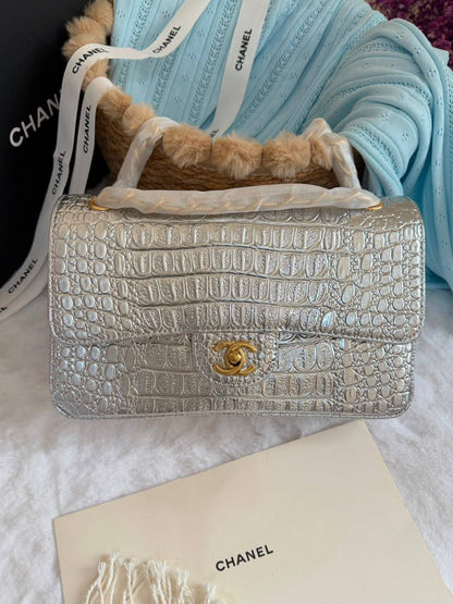 Chanel

300 dhs

Zain134
♥️♥️♥️
