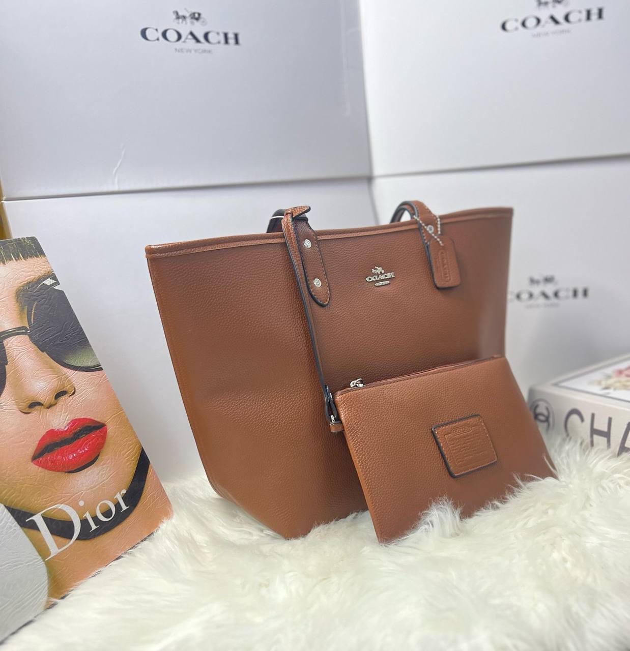 Coach double face
110 dhs✅

with box
🎁🎁🎁

Zain118
♥️♥️♥️