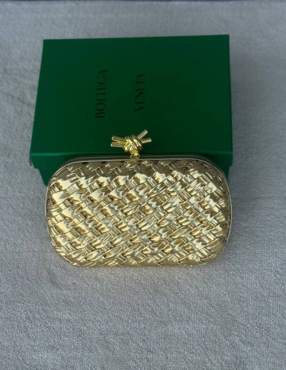 BOTTEGA
110 dhs🪙

With box
🎁🎁🎁

Zain90