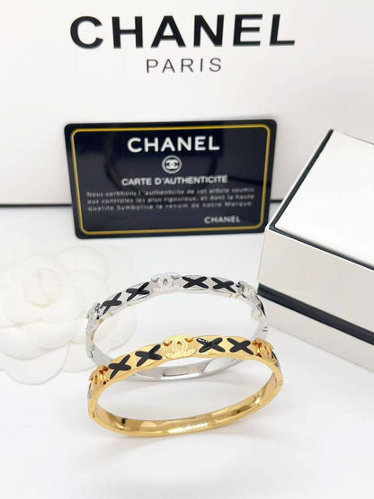 Bangles

20 dhs💚

normal box🎁

Zain216
♥️♥️♥️