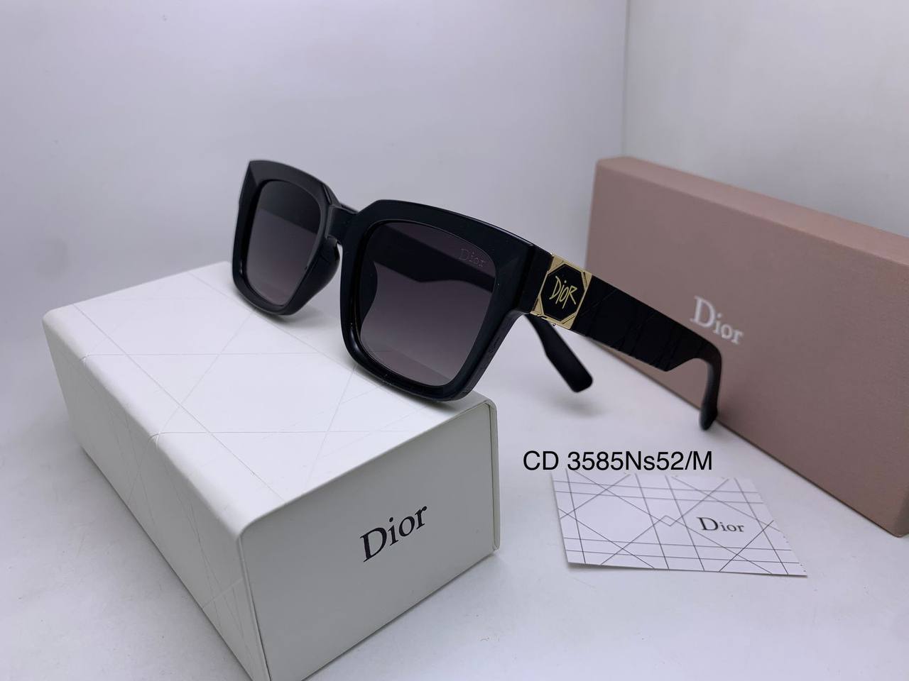 Dior
70 dhs✅

Zain126
♥️♥️♥️