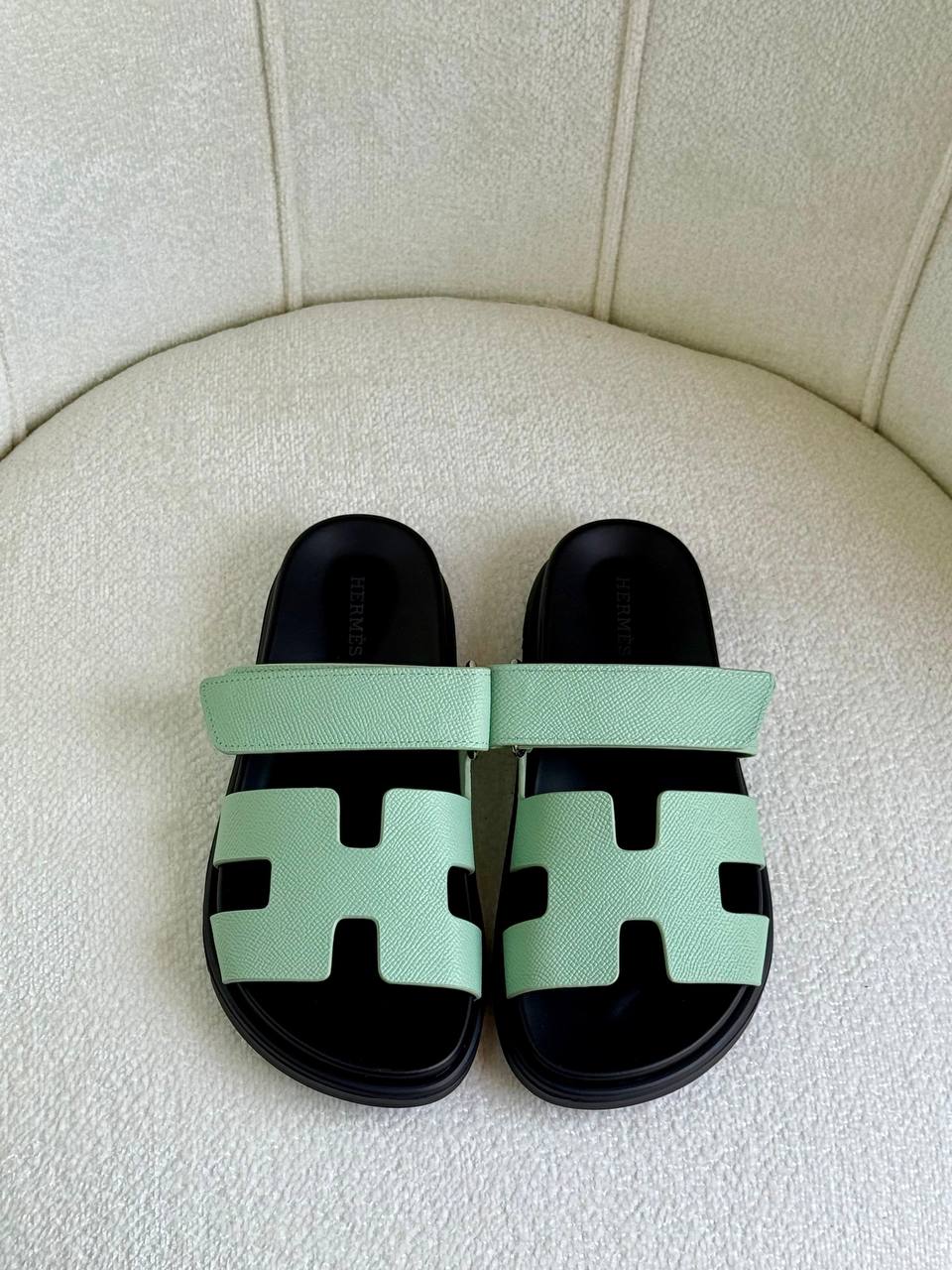 Hermes
Super *AAA* *+* Quality 💯 
With original packing🎁🎁
SIZE:36and42
Available now
450 dhs💓

Zain309
♥️♥️♥️