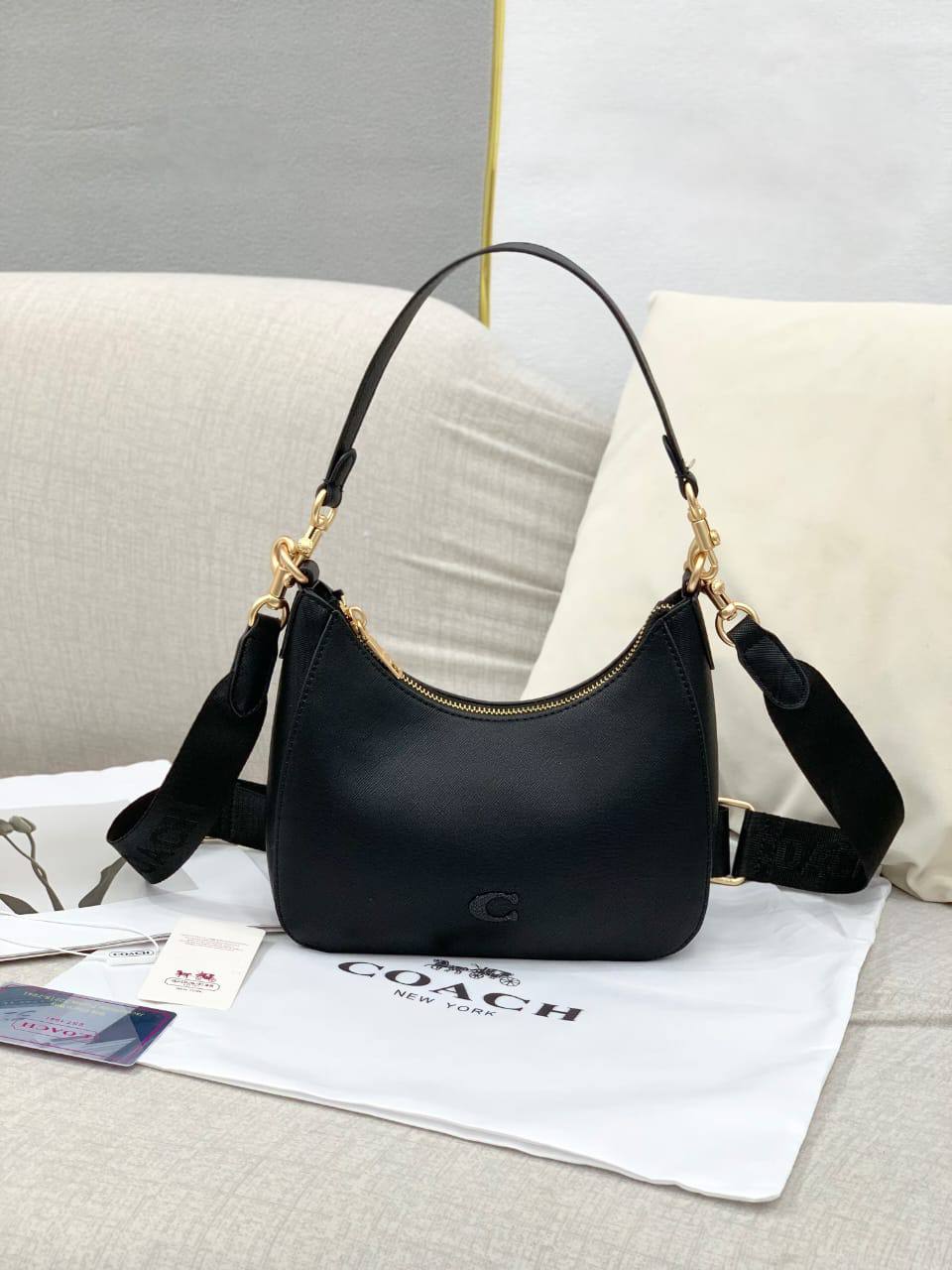 Bags

95 dhs✅

with box
🎁🎁🎁

Zain26
♥️♥️♥️
