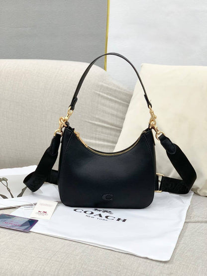Bags

95 dhs✅

with box
🎁🎁🎁

Zain26
♥️♥️♥️