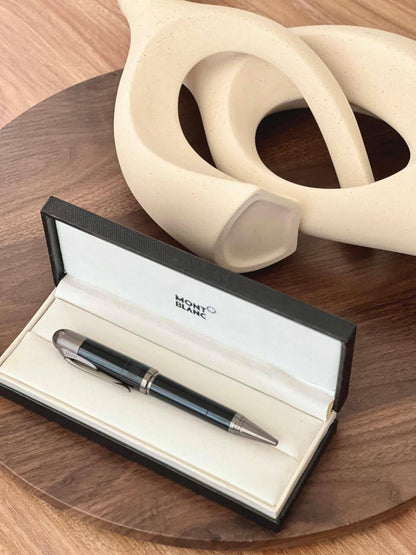 MONTBLANC
PEN 
*SUPER MASTER QUALITY ❗*
450 dhs✅

Zain267
♥️♥️♥️