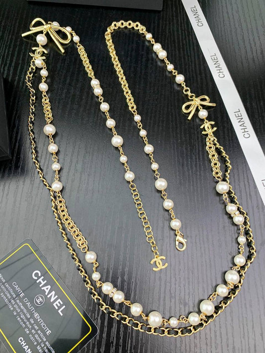 Chanel NECKLACE
120 dhs🪙🌨️ 

with Box And Paper Bag
🎁🎁🎁

Zain89
♥️♥️♥️