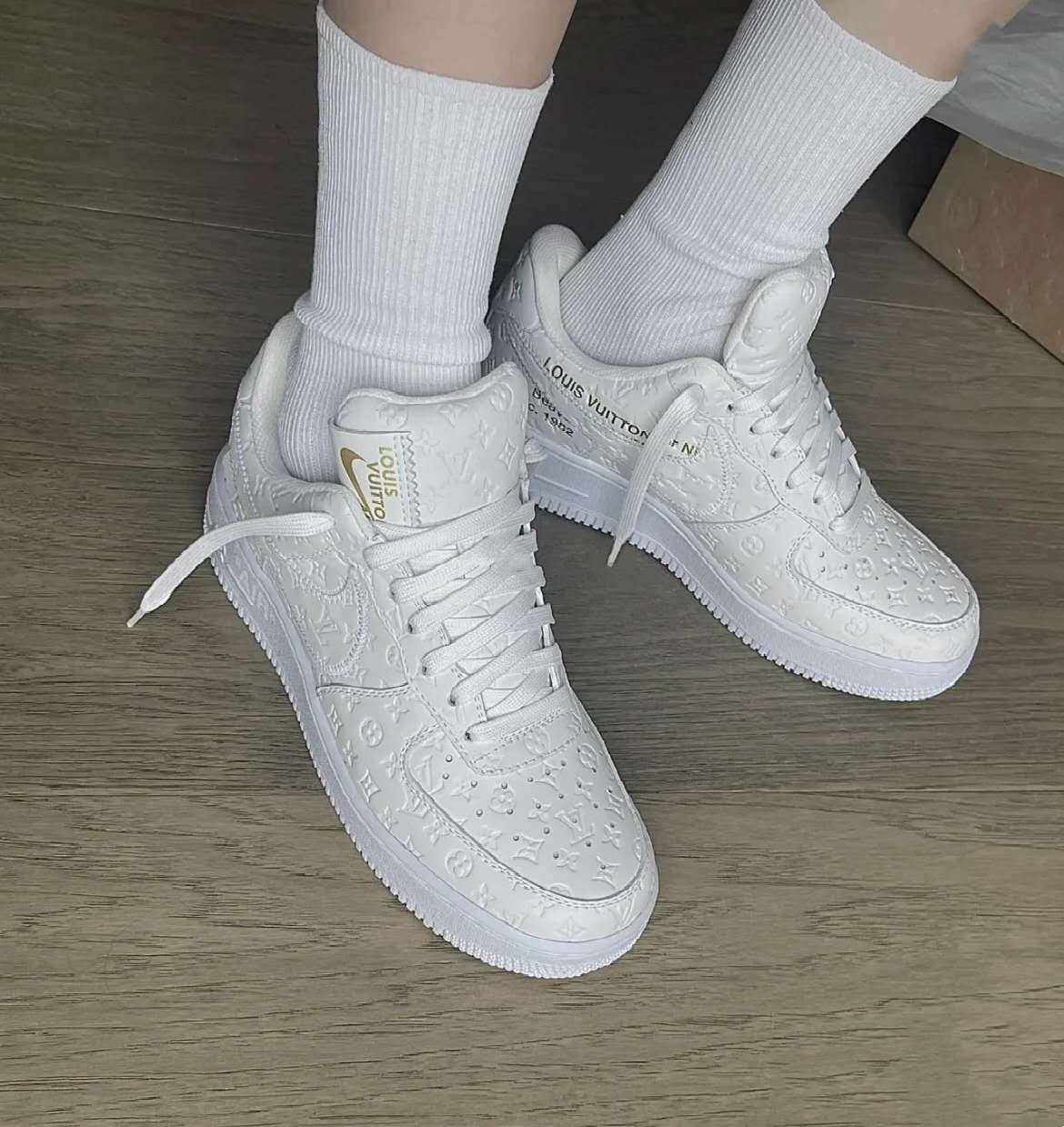 LV
Size 40 to 44
Good quality
110 dhs❣️

Zain79
♥️♥️♥️
