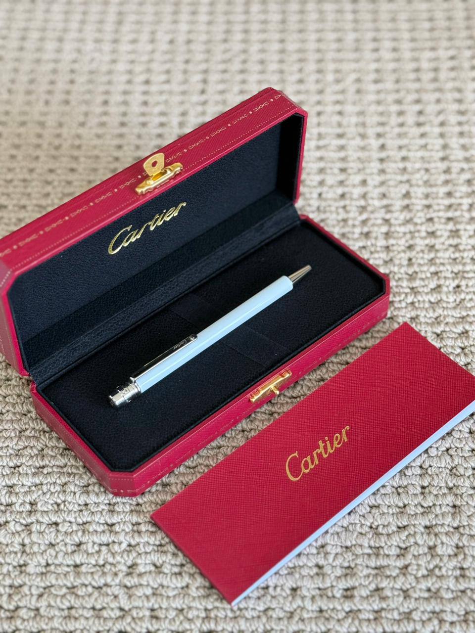 CARTIER
*New Pen*
*Master Quality*
190 dhs✅

Zain179
♥️♥️♥️
