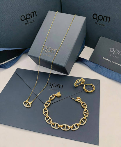 APM SET 
MASTER💫✨
NECKLACE BRACELET
EARRING
SET 160 dhs🇦🇪🇦🇪
WITH SAME BOX AND PAPER BAG🛍️🎁

Zain89
♥️♥️♥️