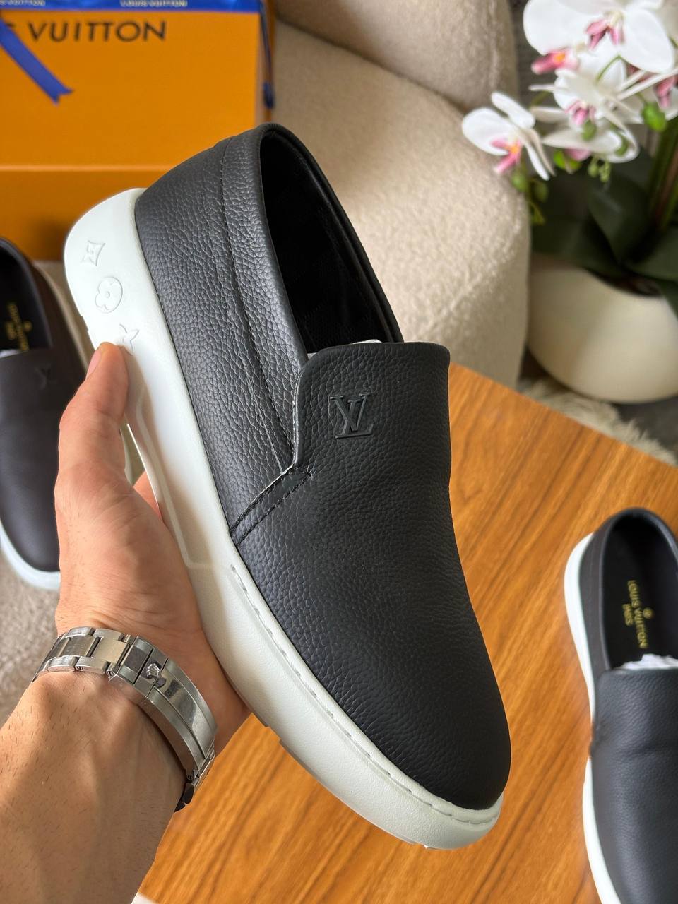 *LV Pacific loafer*
*AAA quality*
*size: 40 to 46*
490 dhs🪙🌨️

Zain185
♥️♥️♥️