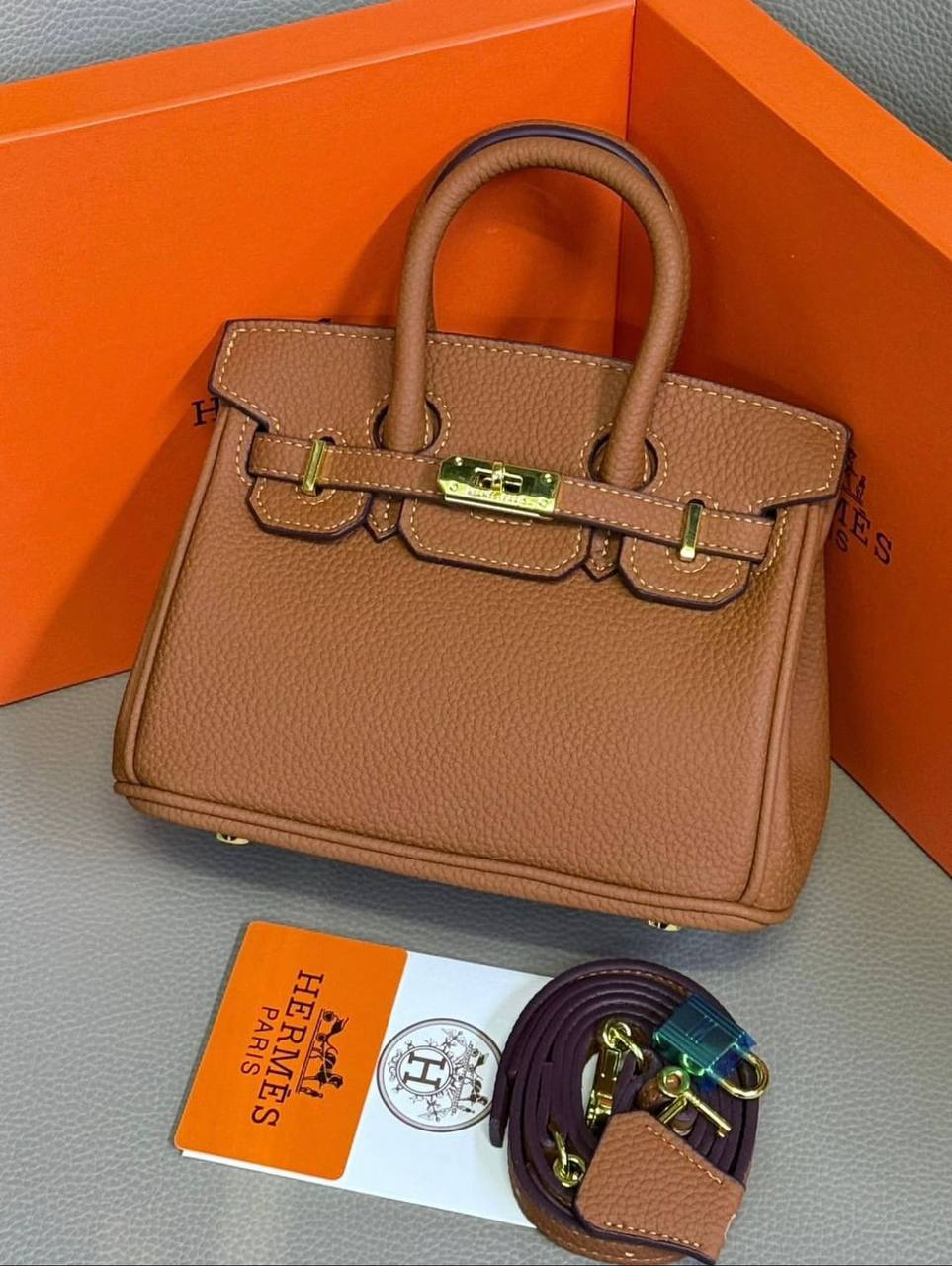 HERMES MINI 
GOOD QUALITY 🌹
95 dhs✅
WITH BOX 📦

Zain28
♥️♥️♥️