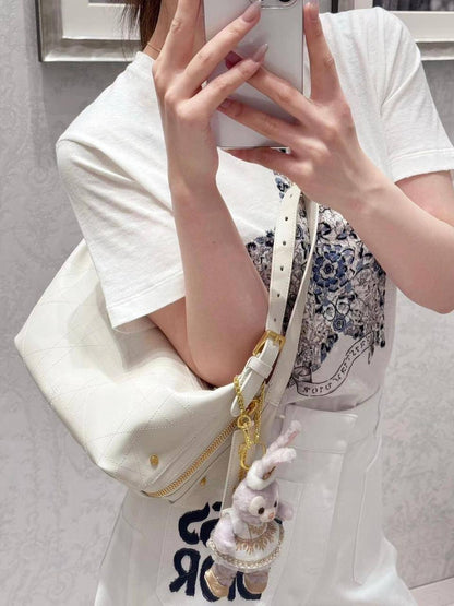 DIOR  
GOOD QUALITY
100 dhs✅

Zain295
♥️♥️♥️