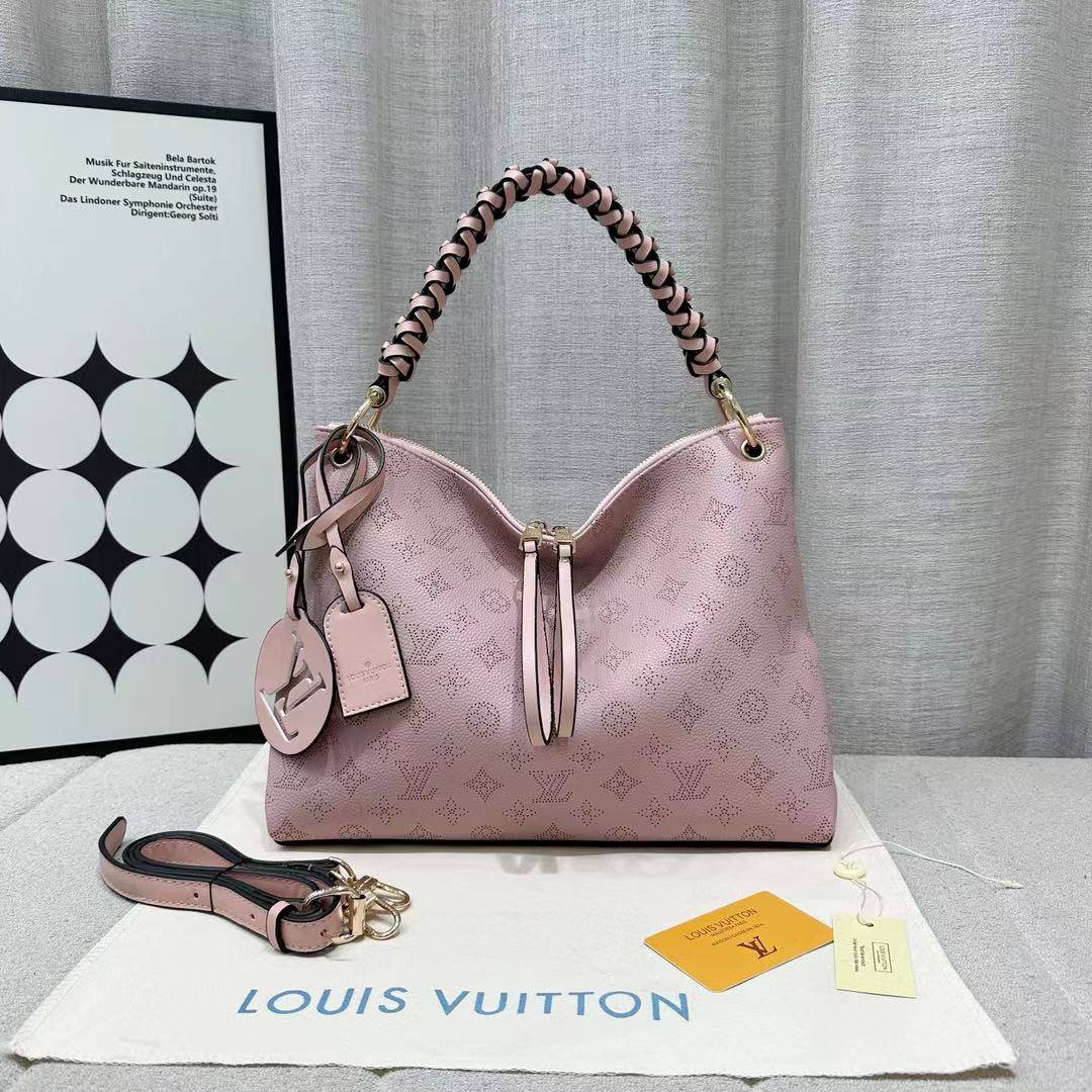LV
115 dhs🌺 
high quality  

38cm

Zain26
♥️♥️♥️